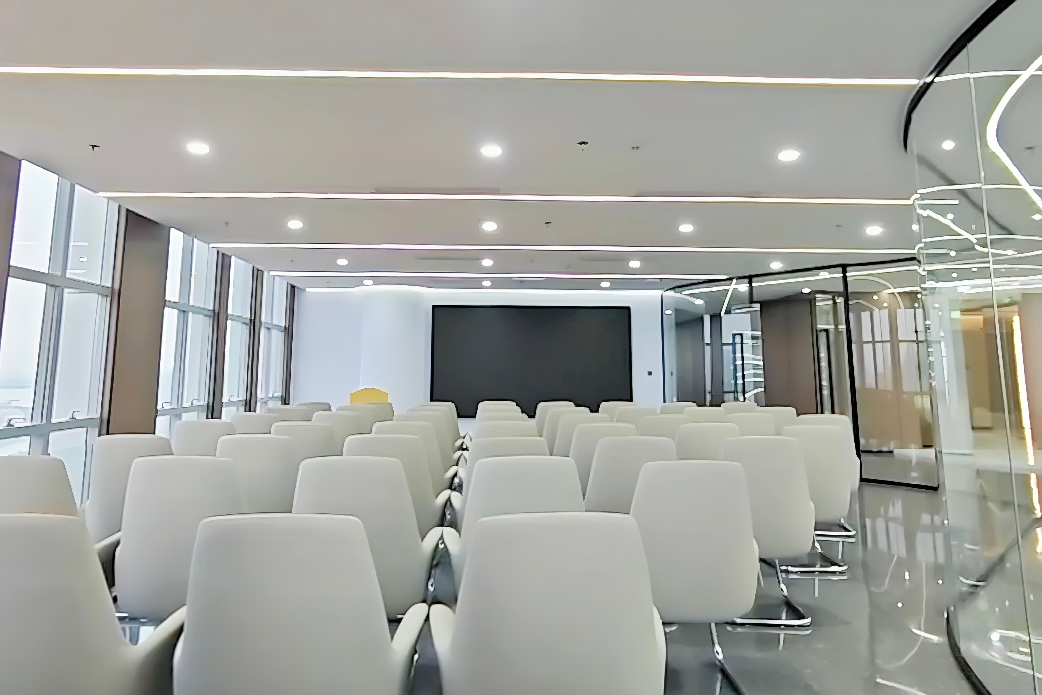 多功能演播厅（侧视）